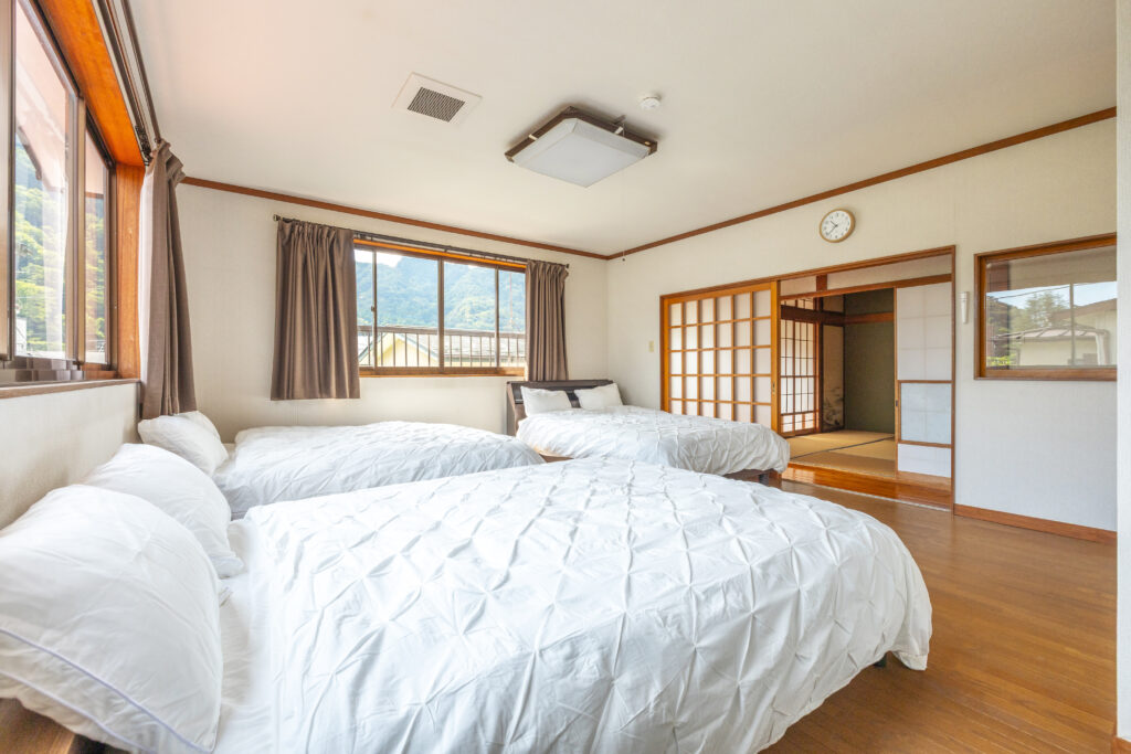 NikkoRが運営する日光専門の民泊運営代行サービスでは予約管理から清掃までワンストップで提供しています。